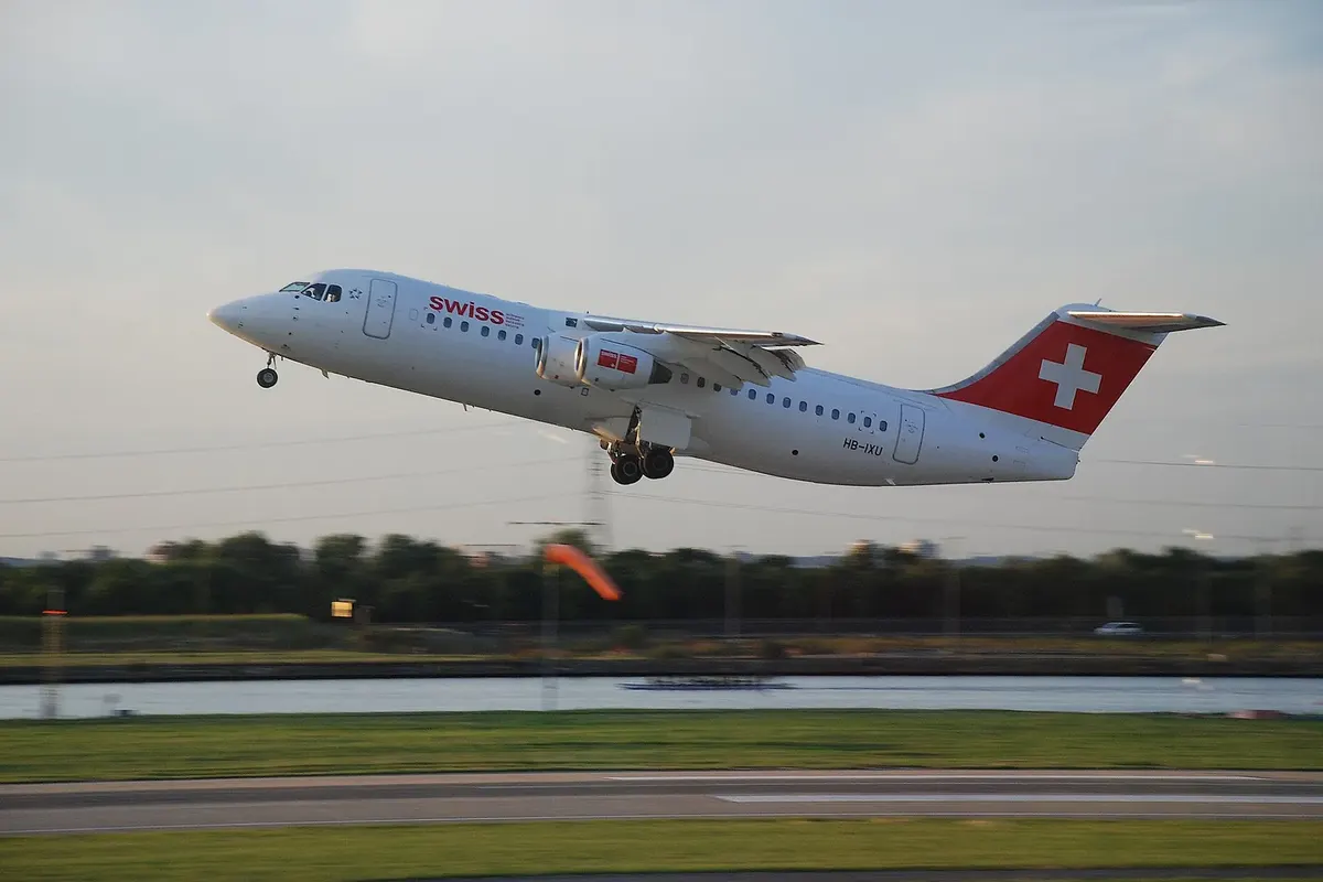 British Aerospace Avro RJ100