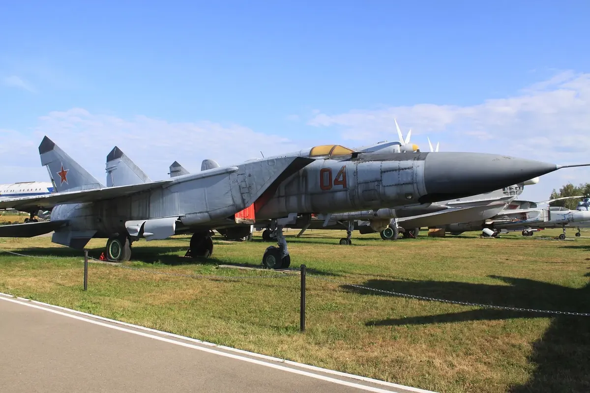 Mikoyan MiG-25