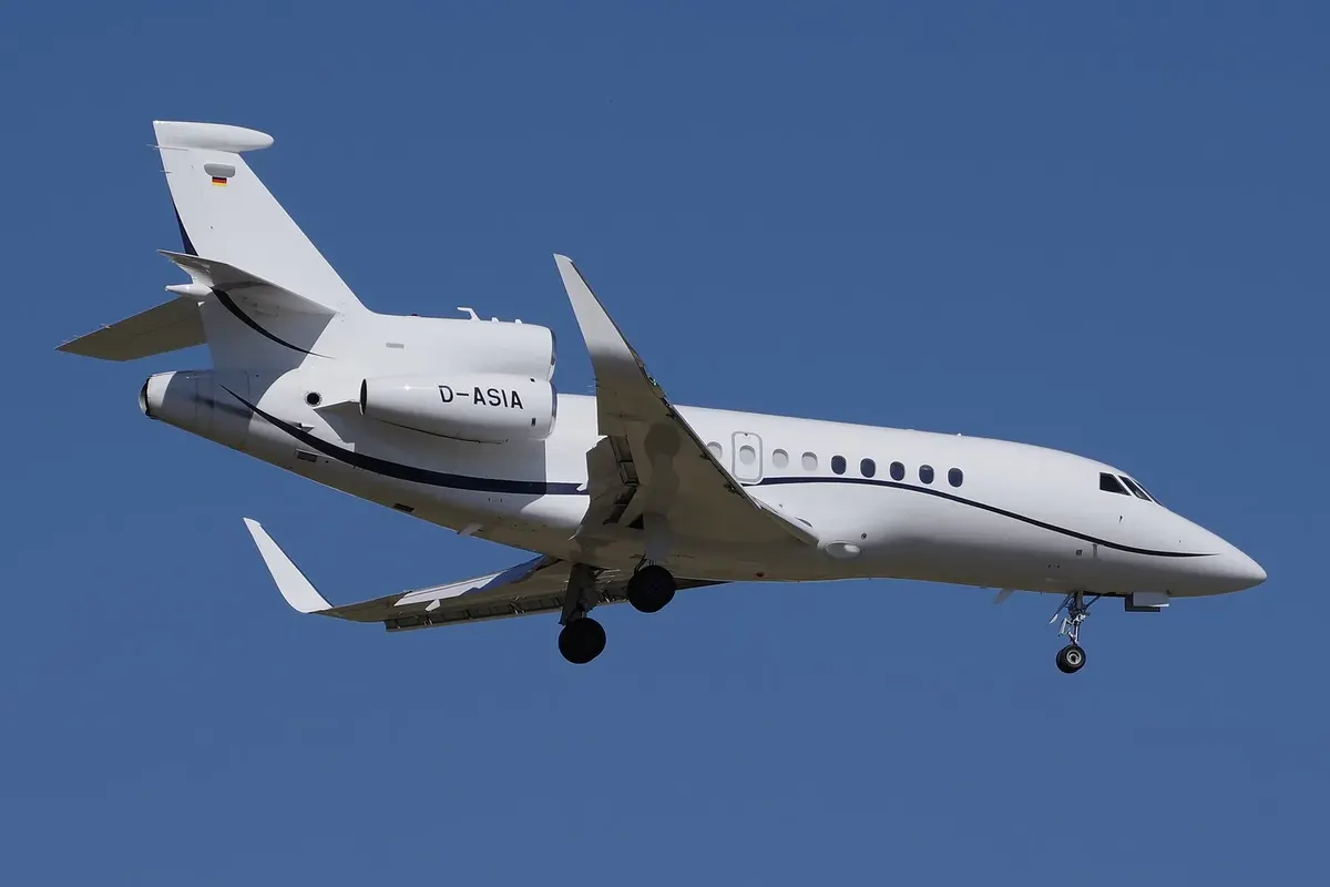 Dassault Falcon 900