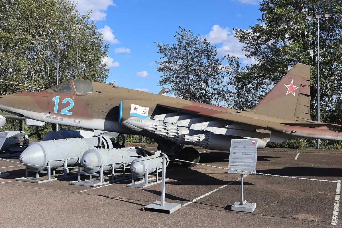 Sukhoi Su-25
