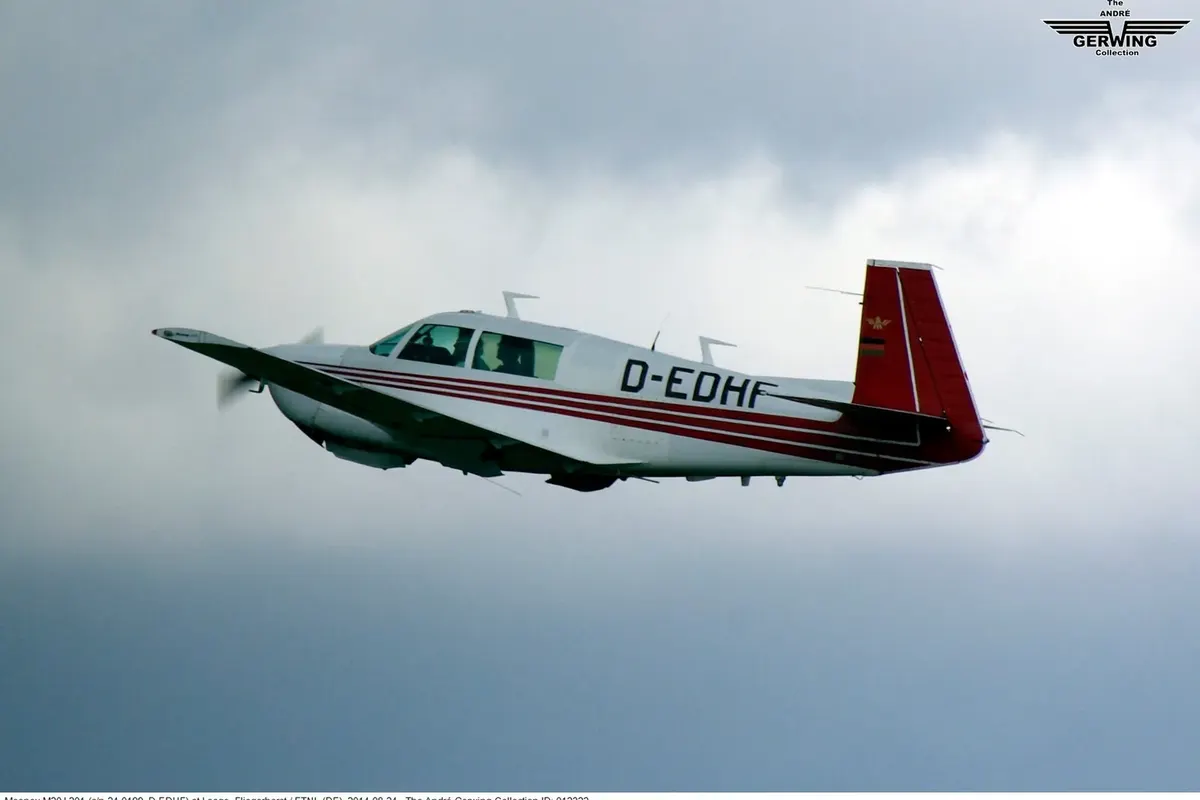 Mooney M20