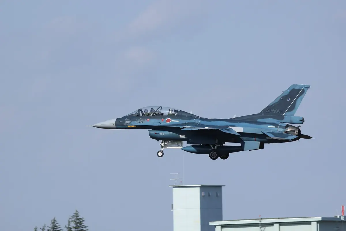 Mitsubishi F-2