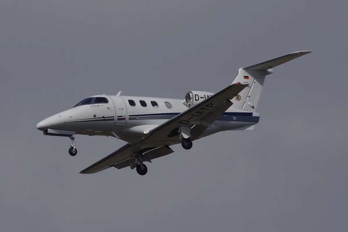 Embraer Phenom 100